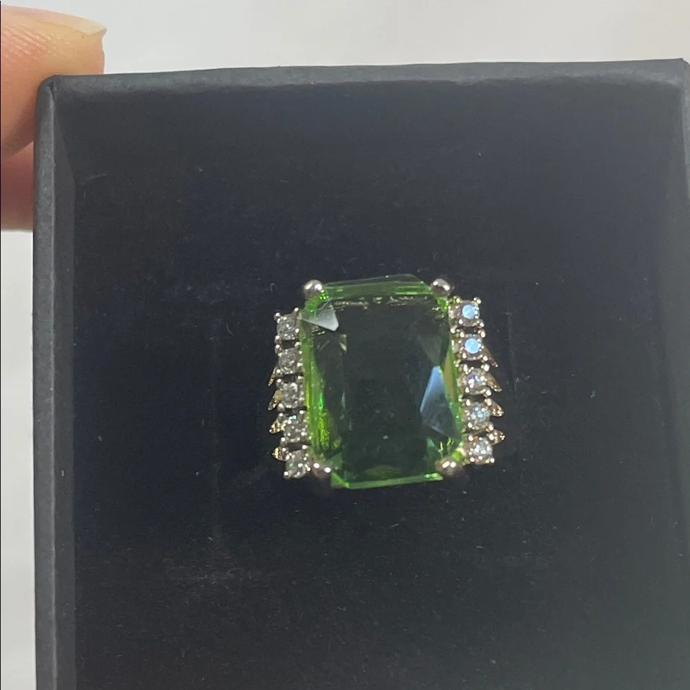 Sterling silver Large Green Gemstone Ring 925 zirconia diamonds